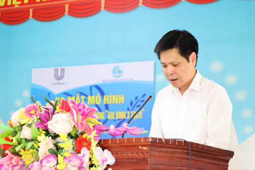 Đồng chí Nguyễn Tuấn Ngọc - Phó Bí thư Thường trực Đảng ủy xã Tam Nông phát biểu chỉ đạo