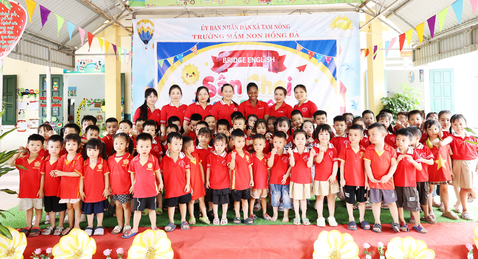 SÔI NỔI CHƯƠNG TRÌNH NGOẠI KHÓA “GIAO LƯU CÙNG BRIDGE ENGLISH” TẠI TRƯỜNG MẦM NON THƯỢNG NÔNG VÀ MẦM NON HỒNG ĐÀ