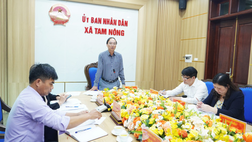 Đồng chí Đỗ Hùng Sơn - Phó Bí thư Đảng ủy, Chủ tịch UBND xã, Chủ tịch Ủy ban bầu cử xã Tam Nông phát biểu chỉ đạo