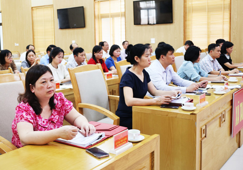 Các đại biểu tham dự hội nghị