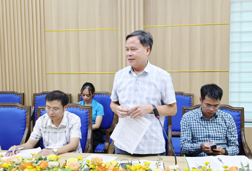 Lãnh đạo Trung tâm Dịch vụ sự nghiệp công phát biểu tại hội nghị