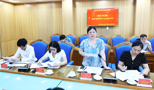 Đồng chí Lê Thị Thu Hiền - UVBTV, Trưởng Ban Xây dựng Đảng phát biểu tại hội nghị