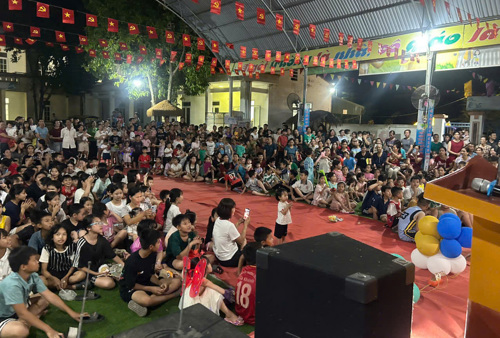 Không khí Đêm hội Trằng rằm tại Thôn 11