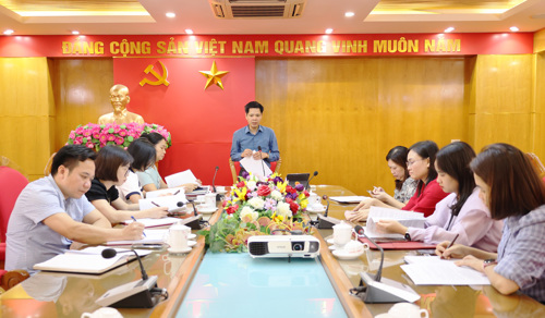 Đồng chí Nguyễn Tuấn Ngọc - Phó Bí thư Thường trực Đảng ủy, Bí thư Đảng uỷ các cơ quan Đảng chủ trì hội nghị