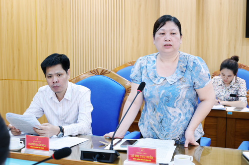 Đồng chí Lê Thị Thu Hiền - UVBTV, Trưởng Ban Xây dựng Đảng phát biểu tại hội nghị