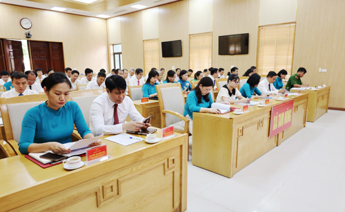 Các đại biểu tham dự hội nghị