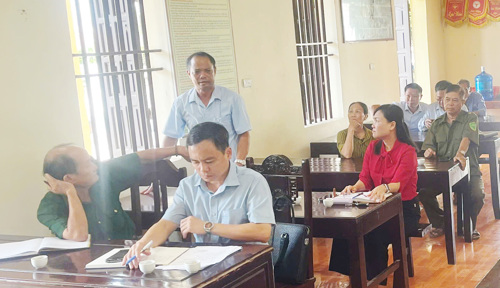 Nguyên lãnh đạo xã Hương Nộn cũ phát biểu ý kiến