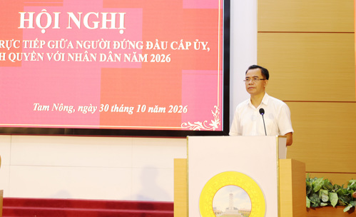 Đồng chí Quách Hải Lý - Bí thư Đảng ủy, Chủ tịch HĐND xã phát biểu kết luận hội nghị