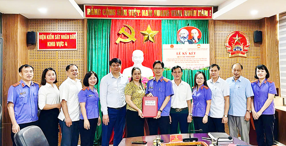 Viện Kiểm sát Nhân dân Khu vực 4 ký kết Quy chế phối hợp công tác với Ủy ban MTTQ 07 xã trên địa bàn.