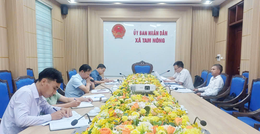 Sở Nông nghiệp và Môi trường tỉnh Phú Thọ làm việc với UBND xã Tam Nông về công tác chăn nuôi, thú y và thủy sản