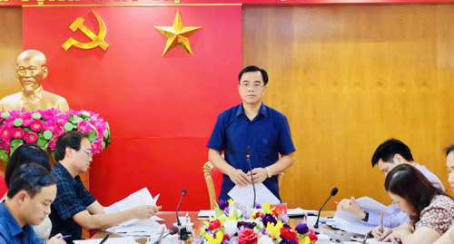 Đồng chí Quách Hải Lý - Bí thư Đảng uỷ, Chủ tịch HĐND xã kết luận hội nghị.