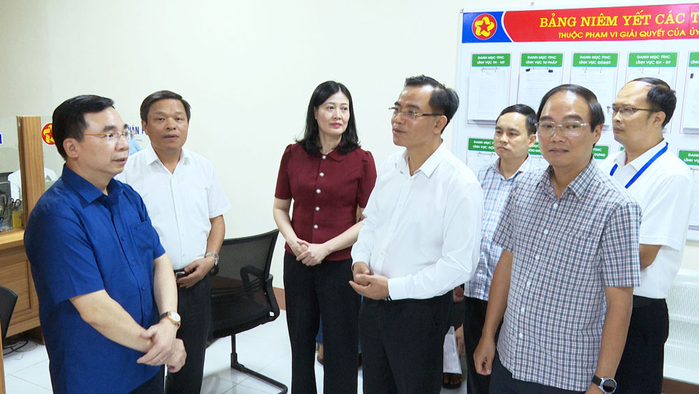 Phó Bí thư Tỉnh ủy Phú Thọ - Bùi Huy Vĩnh kiểm tra thực hiện nhiệm vụ công tác sau sáp nhập tại xã Tam Nông.