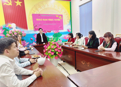 Đồng chí Nguyễn Minh Hưng – Giám đốc Chi nhánh Ngân hàng CSXH tỉnh Phú Thọ đã đến thăm chúc tết Phòng Giao dịch Tam Nông