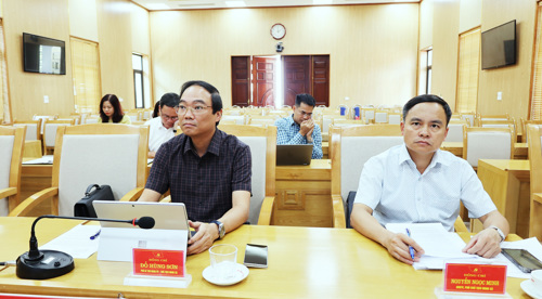 Lãnh đạo xã Tam Nông dự tại điểm cầu của xã