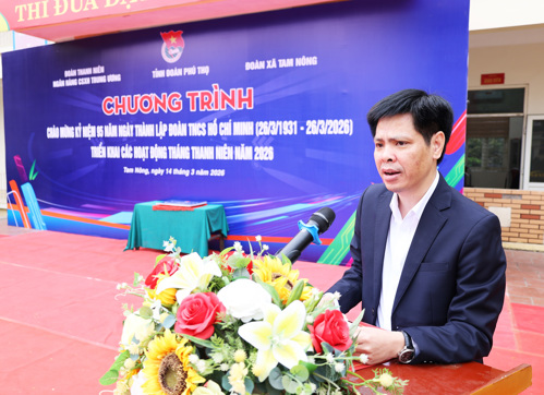 Đồng chí Nguyễn Tuấn Ngọc - Phó Bí thư Thường trực Đảng ủy xã Tam Nông phát biểu tại ngày hội