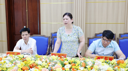 Đồng chí Lê Thị Thu Hiền - UVBTV, Trưởng Ban Xây dựng Đảng phát biểu tại hội nghị
