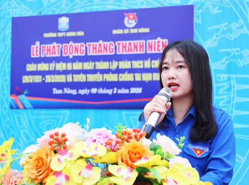 Đồng chí Nguyễn Thị Phương - Ủy viên BCH Đảng ủy, Phó Chủ tịch UBMTTQ xã, Bí thư Đoàn thanh niên xã Tam Nông phát động Thánh Thanh niên 2026