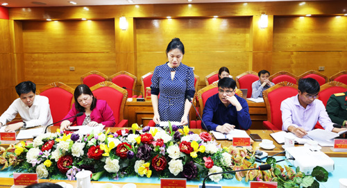 Đồng chí Nguyễn Thị Minh Thu - UVBTV, Chủ nhiệm UBKT Đảng ủy phát biểu tại hội nghị