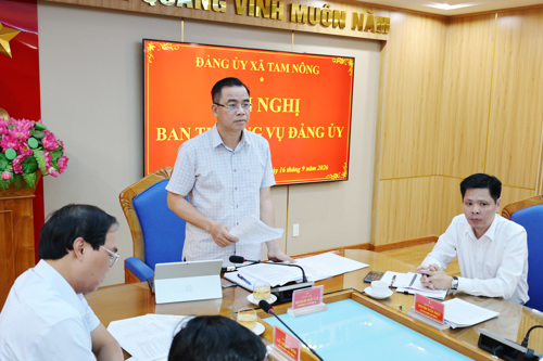 Đồng chí Quách Hải Lý - Bí thư Đảng ủy, Chủ tịch HĐND xã Tam Nông phát biểu chỉ đạo