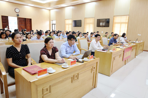 Các đại biểu tham dự hội nghị