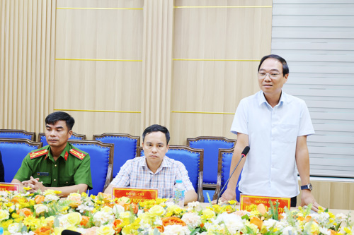 Đồng chí Đỗ Hùng Sơn - PBT Đảng ủy, Chủ tịch UBND xã Tam Nông phát biểu tại buổi làm việc
