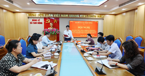 Toàn cảnh hội nghị bàn giao