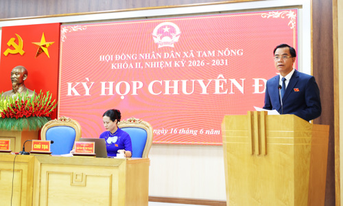Đồng chí Quách Hải Lý - Bí thư Đảng uỷ, Chủ tịch HĐND xã phát biểu Bế mạc Kỳ họp