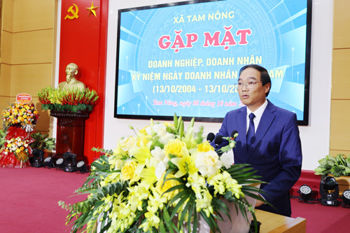 Đồng chí Đỗ Hùng Sơn - Phó Bí thư Đảng uỷ, Chủ tịch UBND xã phát biểu tại chương trình