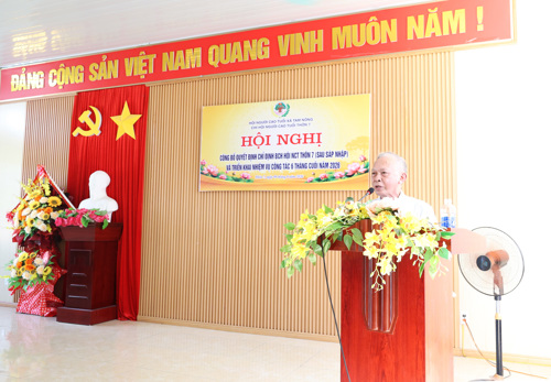 Ông Nguyễn Duy Bình - Bí thư chi bộ thôn 7 phát biểu tại hội nghị
