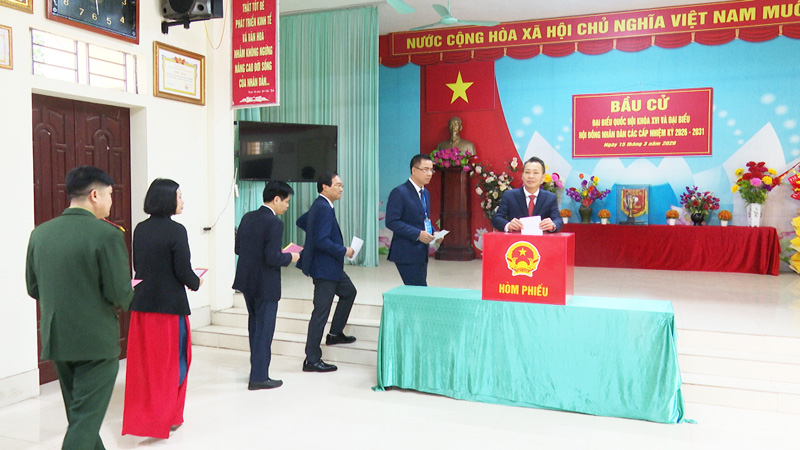 TAM NÔNG RỘN RÀNG NGÀY HỘI TOÀN DÂN: TRÊN 18 NGHÌN CỬ TRI PHẤN KHỞI ĐI BẦU CỬ