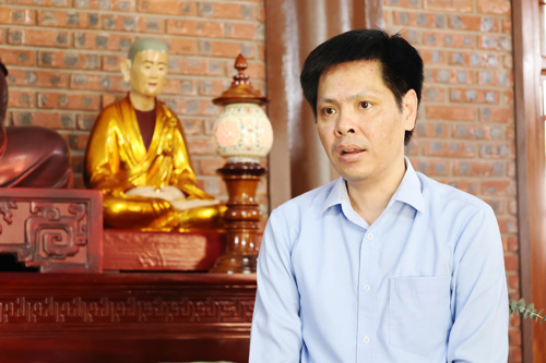 Đồng chí Nguyễn Tuấn Ngọc - PBT Thường trực Đảng ủy xã Tam Nông phát biểu chúc mừng Đại Lễ Phật đản Phật lịch 2570 - Dương lịch 2026