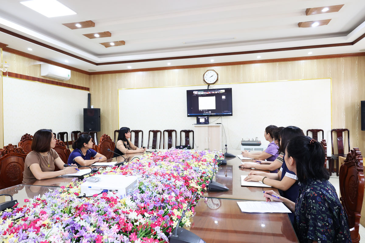 Tập huấn hướng dẫn xử lý nước sạch, vệ sinh môi trường, phòng chống dịch bệnh và An toàn vệ sinh thực phẩm mùa mưa, lũ.