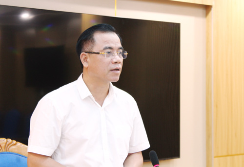 Đồng chí Quách Hải Lý - Bí thư Đảng ủy, Chủ tịch HĐND xã phát biểu chỉ đạo tại hội nghị