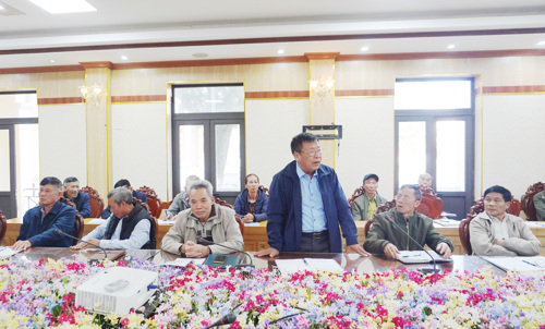 Các đại biểu tham luận tại hội nghị