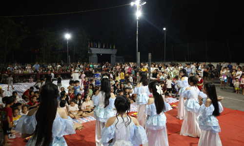 Không khí Đêm hội Trằng rằm tại Thôn 1