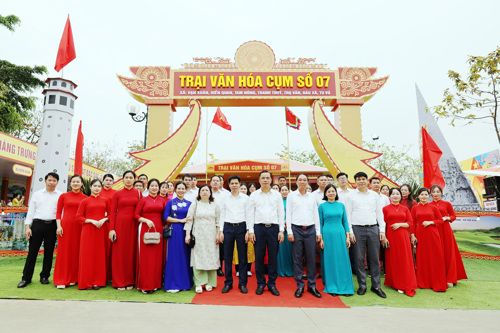 Lãnh đạo xã Tam Nông thăm Trại Văn hóa Cụm số 07 của tỉnh Phú Thọ gồm các xã: Tam Nông, vạn Xuân, Thọ Văn, Hiền Quan, Đào Xá, Thanh Thủy và Tu Vũ