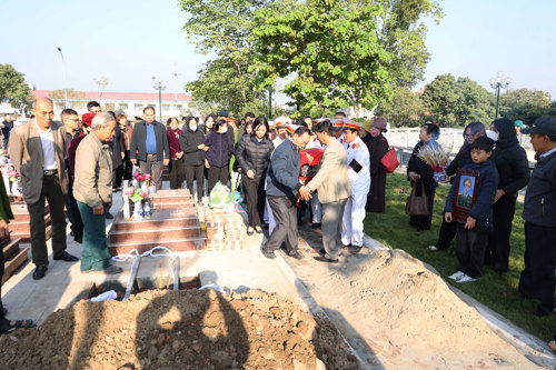 Lễ an táng hài cốt Liệt sĩ Nguyễn Xuân Phong tại NTLS Tam Nông