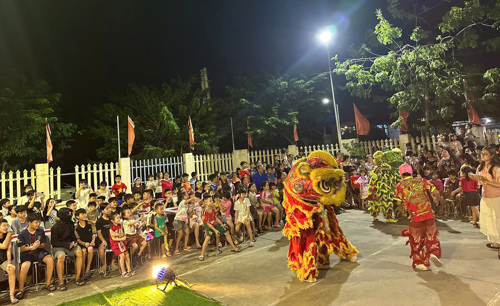 Không khí Đêm hội Trằng rằm tại Thôn 5