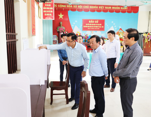 Kiểm tra khu vực bỏ phiếu