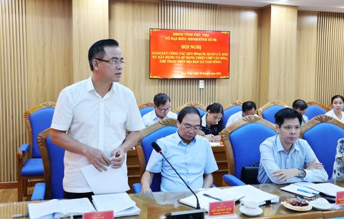 Đồng chí Quách Hải Lý - Bí thư Đảng ủy, Chủ tịch HĐND xã phát biểu tại buổi làm việc