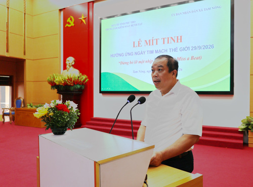 Đồng chí Nguyễn Tiến Sâm - Phó Giám đốc Trung tâm kiểm soát bệnh tật tỉnh Phú Thọ phát biểu tại buổi Lễ