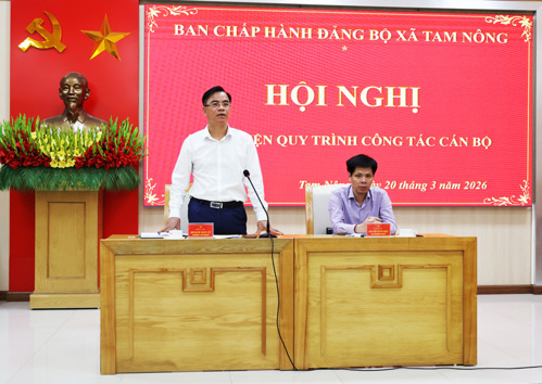 Chủ trì hội nghị