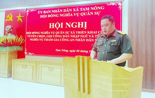 Lãnh đạo Ban CHQS xã Tam Nông triển khai các nội dung