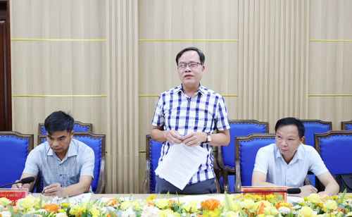 Lãnh đạo Trung tâm Dịch vụ sự nghiệp công phát biểu tại hội nghị