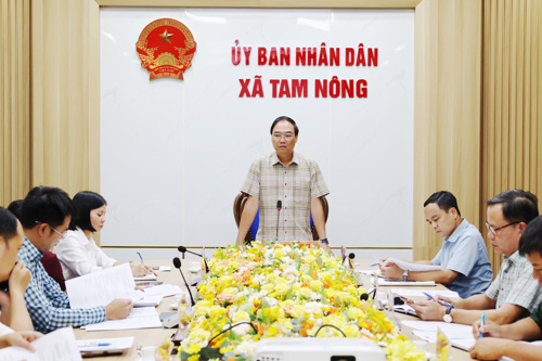 Đồng chí Đỗ Hùng Sơn - Phó Bí thư Đảng ủy, Chủ tịch UBND xã phát biểu chỉ đạo tại hội nghị