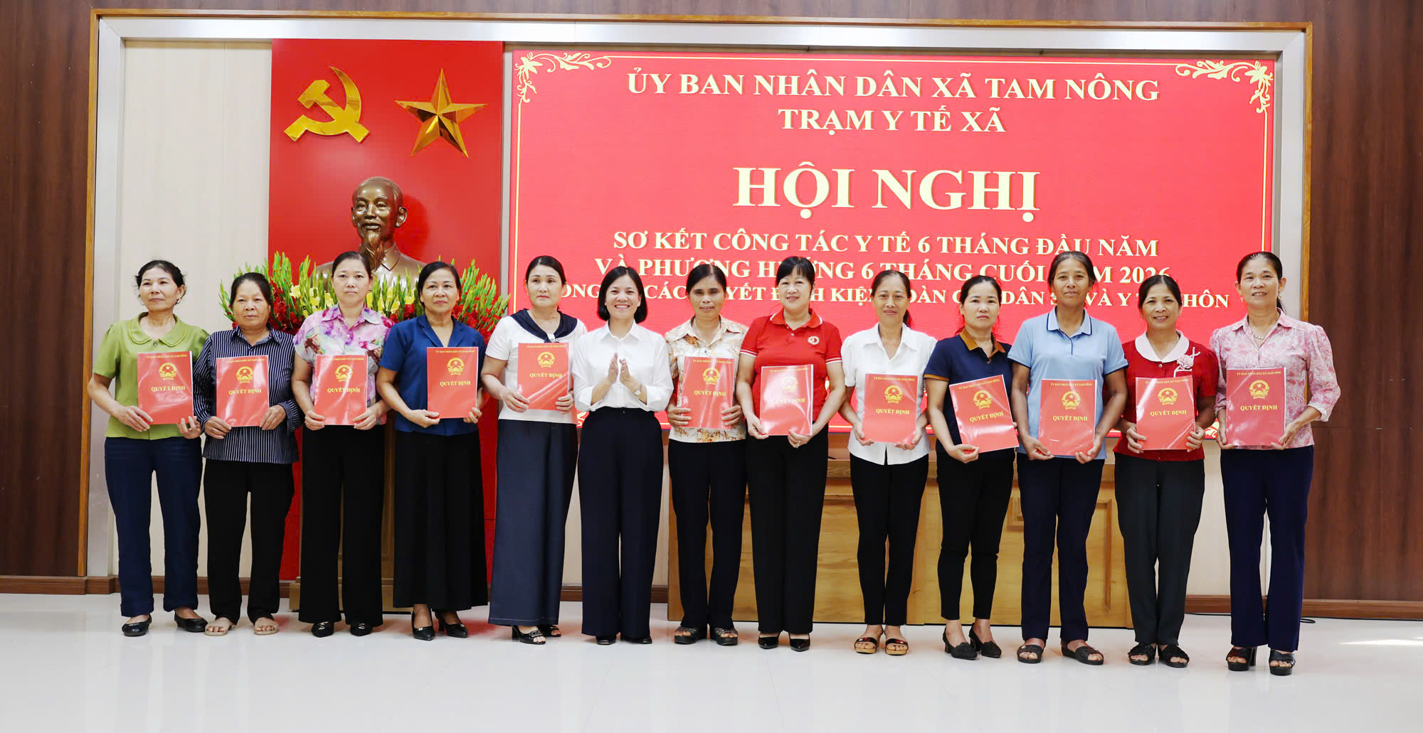 Xã Tam Nông sơ kết công tác Y tế 6 tháng đầu năm và kiện toàn đội ngũ cộng tác viên cơ sở.