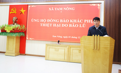 Đồng chí Nguyễn Khắc Long – UVBTV, Chủ tịch UBMTTQ xã phát biểu kêu gọi ủng hộ