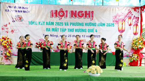 Các tiết mục văn nghệ đặc sắc tại buổi ra mắt tập thơ Quê hương 4