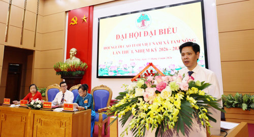 Đồng chí Nguyễn Tuấn Ngọc - Phó Bí thư Thường trực Đảng ủy phát biểu chỉ đạo tại Đại hội