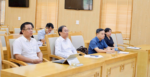 Các đại biểu tham dự tại điểm cầu xã Tam Nông